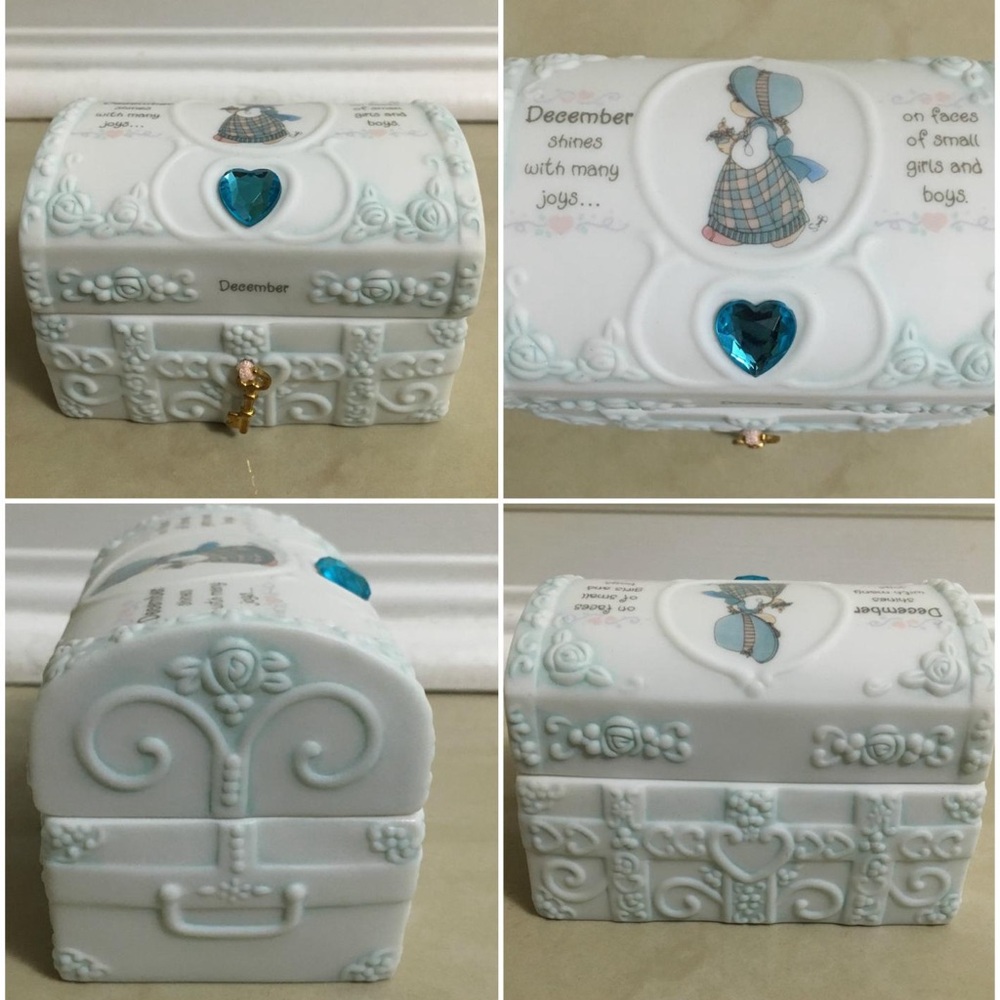 Precious Moments White And Gold December Sapphire Blue Jewelry Box 35$